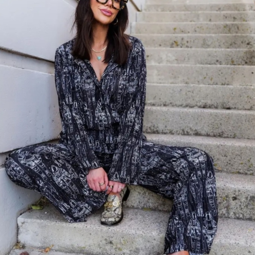 NWT Dressed In LALA Plisse Set